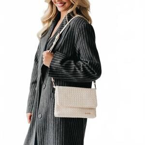 NEW PRETTY SIMPLE women's wrenlee woven flap crossbody bag in cream